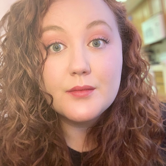 Meet your Posher, Laurel - Picture 2 of 5